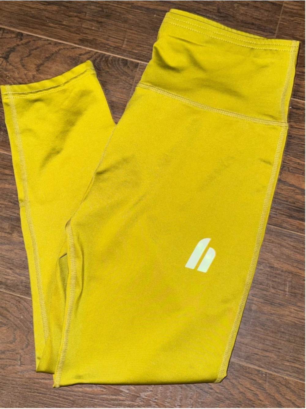 hyprMV Women’s Capri Leggings in Retro Green/Yellow